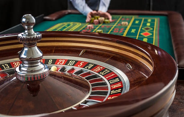 Cash-out button and bet history panel